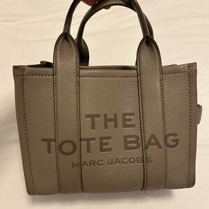 Marc Jacob’s Tote bag “the leather small tote bag” color in cement